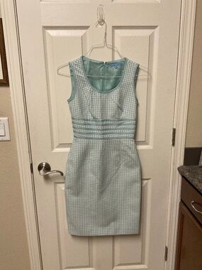 EUC Antonio Melani size 0 sleeveless dress.  Classic style. Robin eye blue. Cute